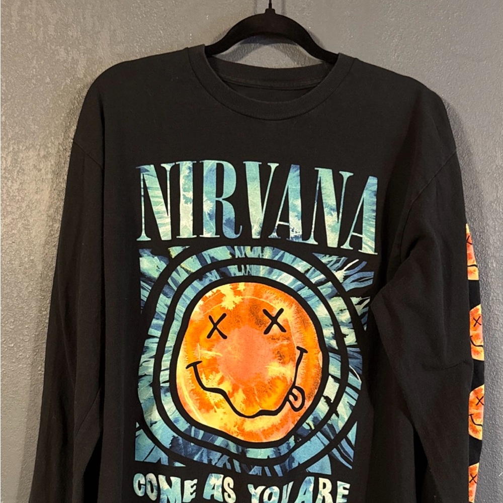 NIRVANA Black Long Sleeve Tee with Orange and Blue Graphic Size Medium
